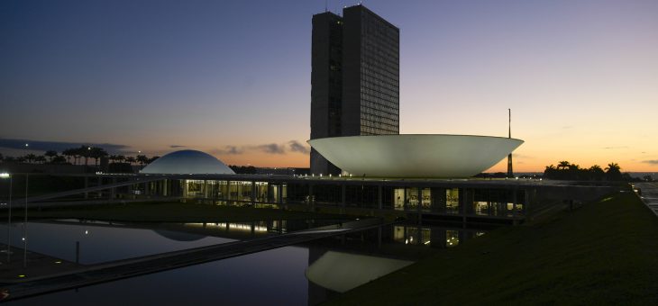 Senado aprova projeto que aumenta descontos na conta de luz de famílias de baixa renda