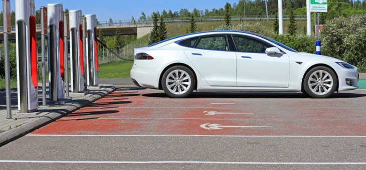 Nova geração de baterias deve reduzir preço do veículo elétrico