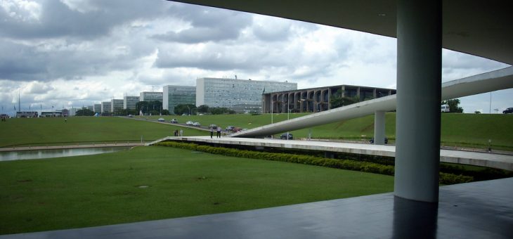 Empréstimo do governo é para reduzir impactos ao consumidor, alerta Abradee